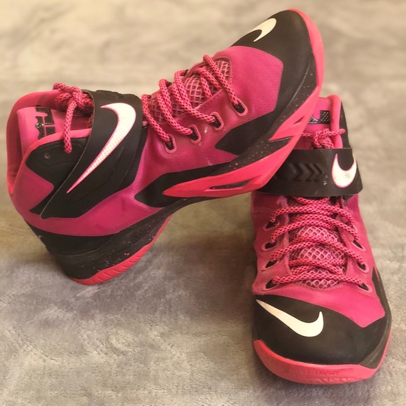 pink basketball shoes mens